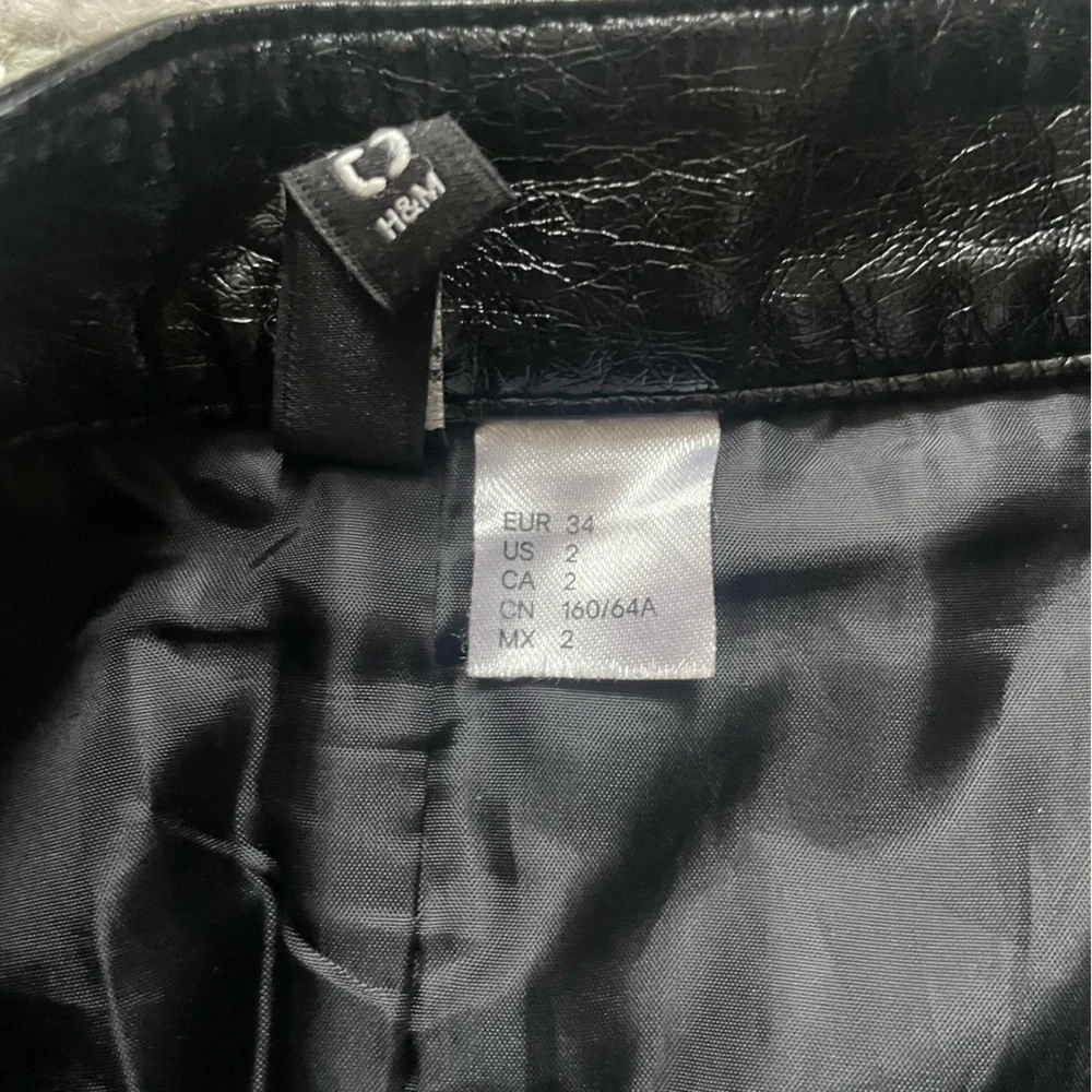 H&M black Leather mini skirt 2